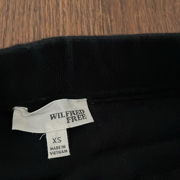 Aritzia Wilfred black mini skirt - Picture 2 of 2